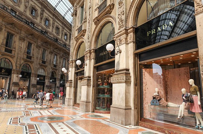 Milan Diamond Heist: Fashion & Secrets Walking Game - Giorgio Armani concept store: where the brand is the clue