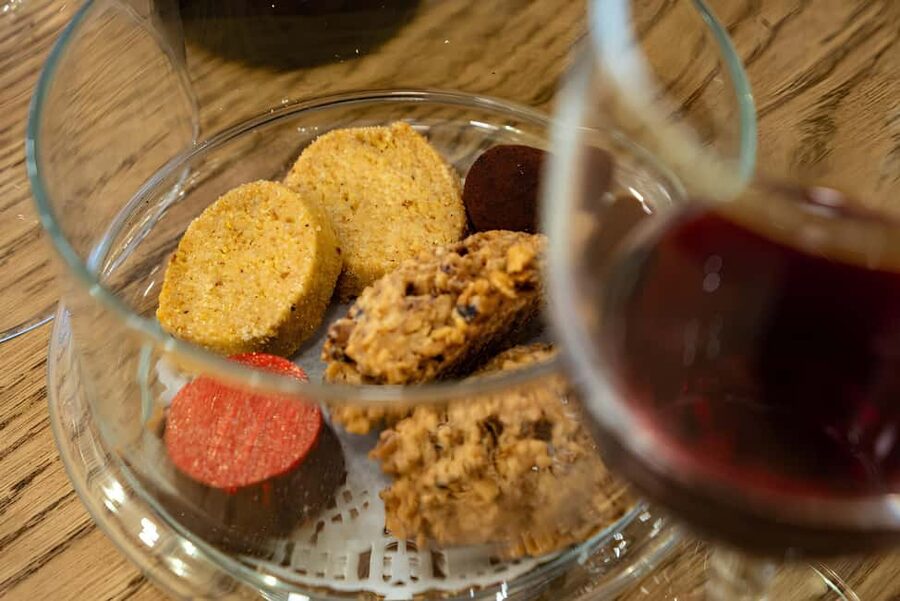 Milan: Dinner and Wine Tasting Experience - The Wine Story Side: Small Italian Wineries and What You’ll Learn