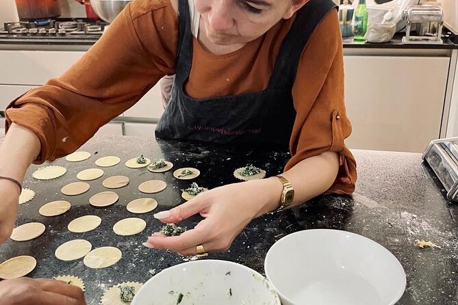 Milan - Discover the Italian flavors: Fresh Pasta and Tiramisu - Logistics in Milan: finding Via Benozzo Gozzoli smoothly