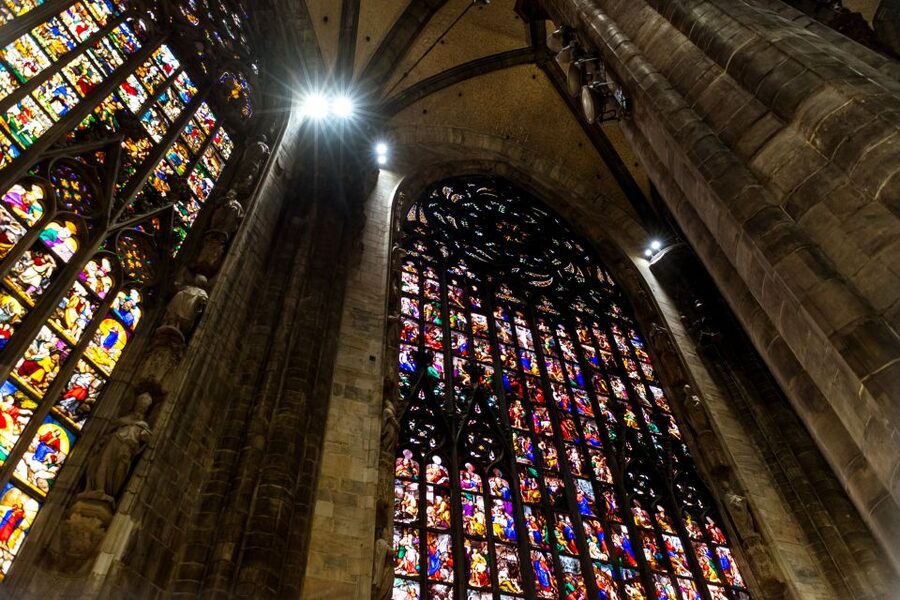 Milan Duomo Combo: Skip-the-Line Guided Tour & Rooftop Lift - The crypt under the altar: Carlo Borromeo’s tomb and why it’s a must-stop