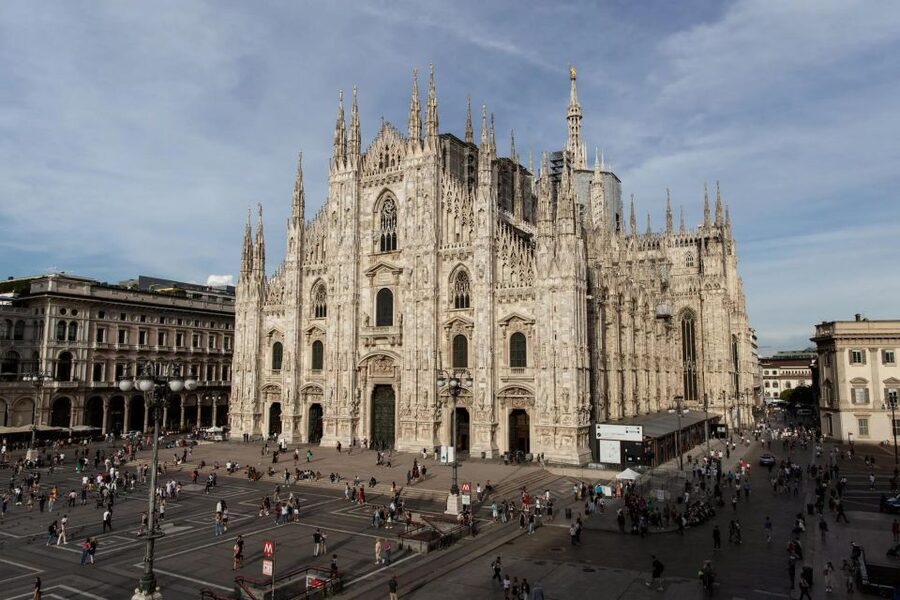 Milan: Duomo, Sforza Castle, and Pieta Guided Tour - Entering Milan Duomo fast: Candoglia marble and strict dress rules