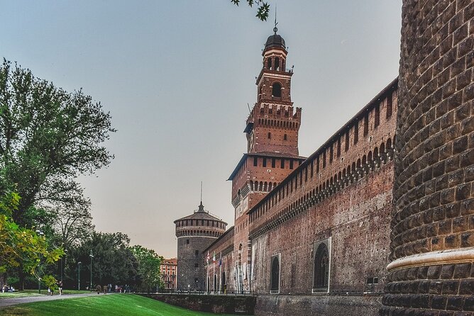 Milan Duomo, Sforza Castle and Pieta Guided Tour with Tickets - A fast, smart way to see Milan’s icons on foot