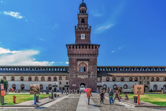Milan Duomo, Sforza Castle and Pieta Guided Tour with Tickets - Piazza della Scala and the Galleria stroll: the center of the postcard