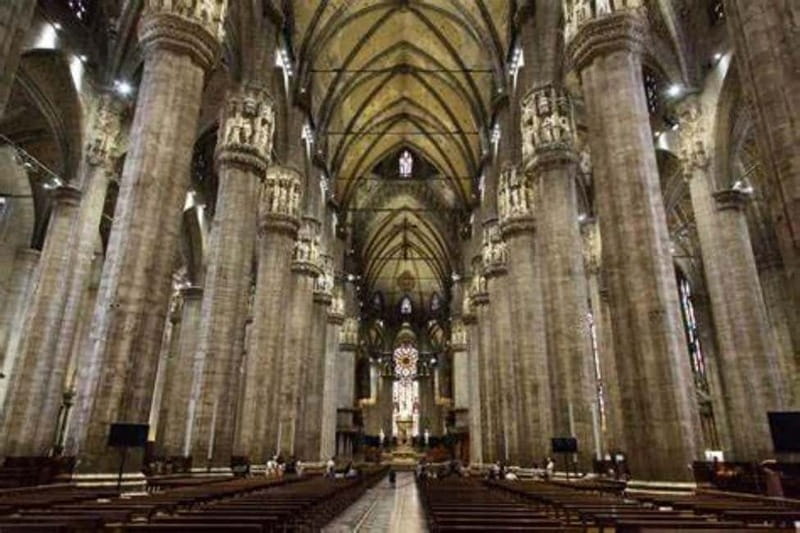Milan: Duomo Tour with Optional Priority Entry & Rooftop - A Fast Way Into the Duomo: Priority Entry by the Main Square