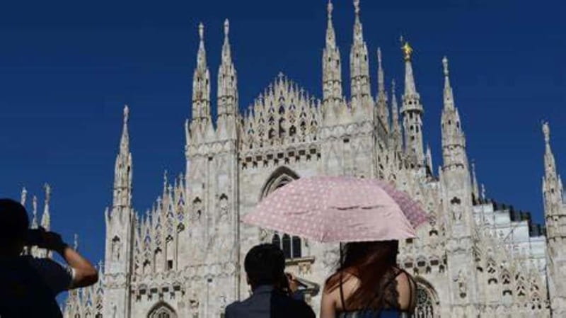 Milan: Duomo Tour with Optional Priority Entry & Rooftop - Meeting Point Reality Check: Piazza Duomo Without the Stress