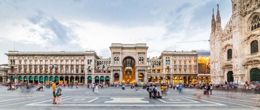 Milan: Duomo with Rooftop Private Tour, Food, & Wine Tasting - A Duomo rooftop moment you’ll actually remember