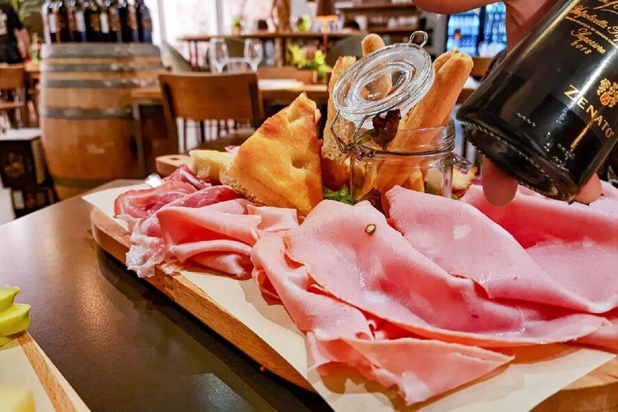 Milan: Duomo with Rooftop Private Tour, Food, & Wine Tasting - Wine and food tasting: 3–4 Italian wines plus cold cuts