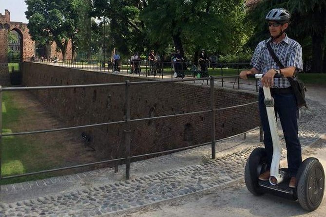 Milan: Electric Bicycle Tour Tourist Guide Live - 3 hours & half - A 3.5-Hour Milan Loop on an Electric Ride