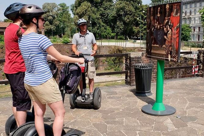 Milan: Electric Bicycle Tour Tourist Guide Live - 3 hours & half - Start at Via Lecco 18: timing, helmet, and how private works