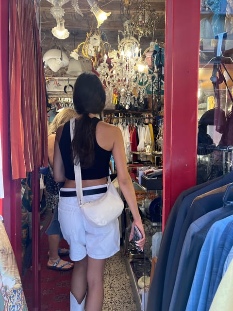 Milan: Exclusive Private Fashion Tour - The 1.5-Hour Guided Walk: Photo Stop and Fashion Landmark Stories