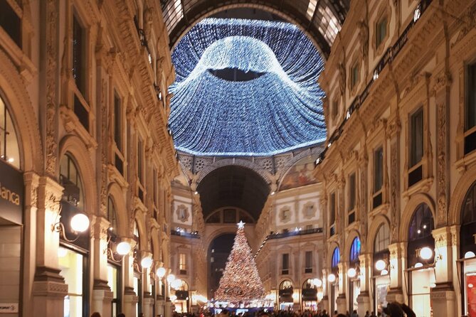 Milan exclusive private tour and wine tasting - Piazza della Scala: the opera house story starts under your feet