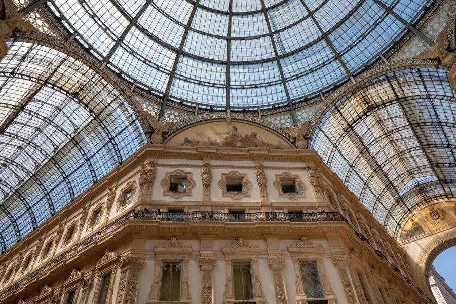 Milan: Express Walk with a Local in 90 minutes - Teatro alla Scala: beyond the name on the marquee