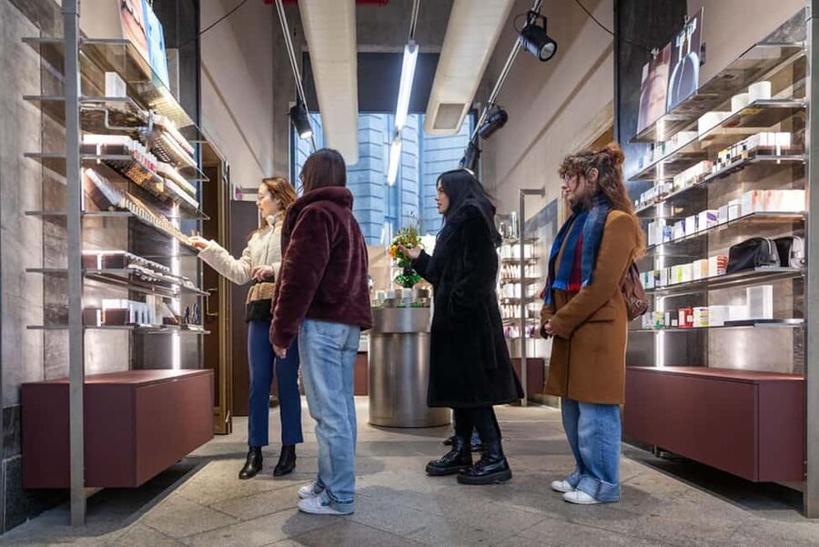 Milan: Fashion and Beauty Walking Tour With Expert Designer - Key things worth knowing before you go