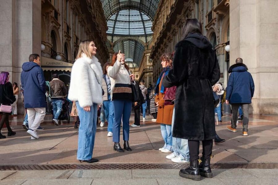 Milan: Fashion and Beauty Walking Tour With Expert Designer - Where to Meet and How the 2.5-Hour Walk Flows