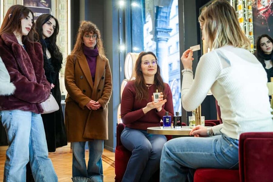 Milan: Fashion and Beauty Walking Tour With Expert Designer - Piazza San Babila to Duomo Square: Milan’s First Style Hit