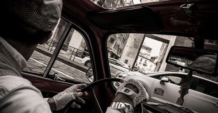Milan: Fast Tour by Vintage Red Fiat 500 (30 mins, no stop) - A red Fiat 500 is the shortcut to Milan’s main landmarks