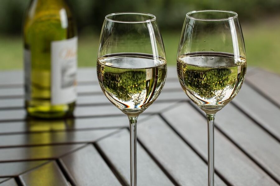 Milan: Food and Wine Experience - First stop: Franciacorta in a hidden Milan venue