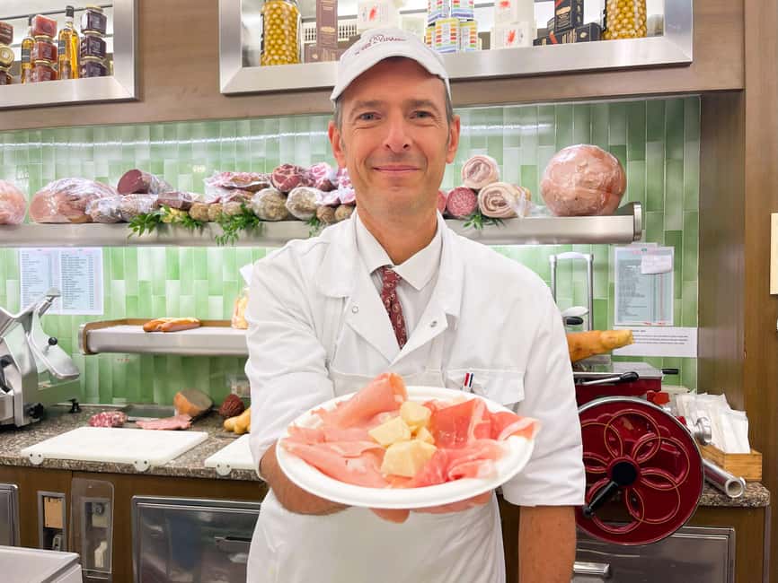 Milan: Food Tour with Pasta, Pizza, Cannoli, and Tiramisu! - Key highlights at a glance