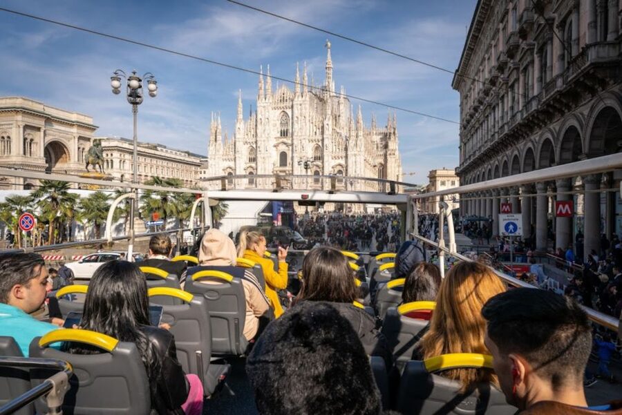 Milan: Gray Line Milan Open Tour Hop-On Hop-Off Bus Tour - How the two Milan routes work (1 to 3 days)