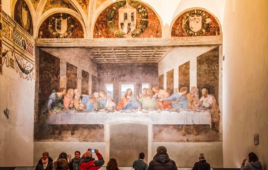 Milan: Guided Walking Tour & Last Supper Visit with Ticket - La Scala and the Galleria: opera palace meets engineering wonder