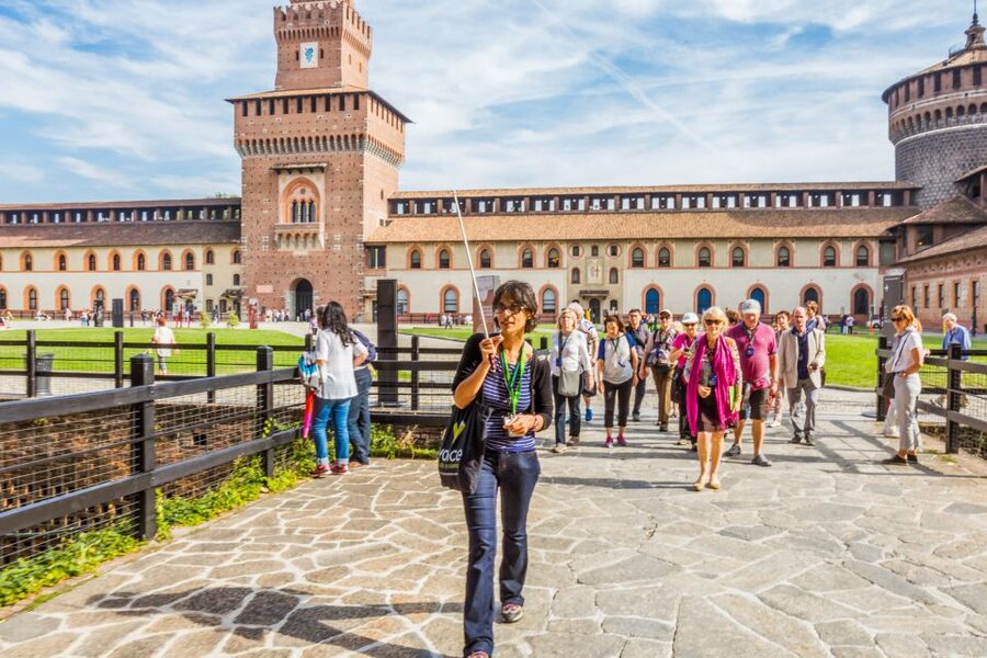 Milan: Guided Walking Tour & Last Supper Visit with Ticket - Pacing, groups, and what to bring (so the tour feels easy)