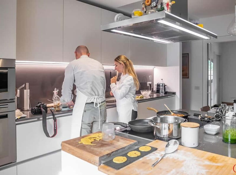 Milan: Hands-On Pasta & Dessert Cooking Class & Wine Pairing - Getting there in Milan: the Intercom meeting point for apartment G1