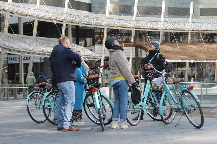 Milan: Highlights and Hidden Gems Guided Bike Tour - Porta Nuova to Castello Sforzesco: old meets modern without whiplash