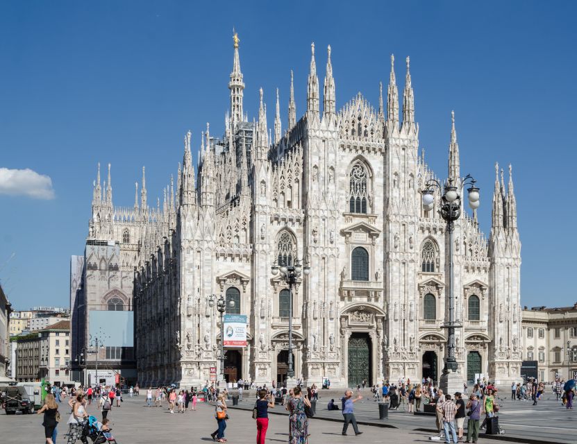 Milan: Highlights Guided Tour and Duomo Priority Access Tour - Castello Sforzesco and Parco Sempione: fortress energy in the open air