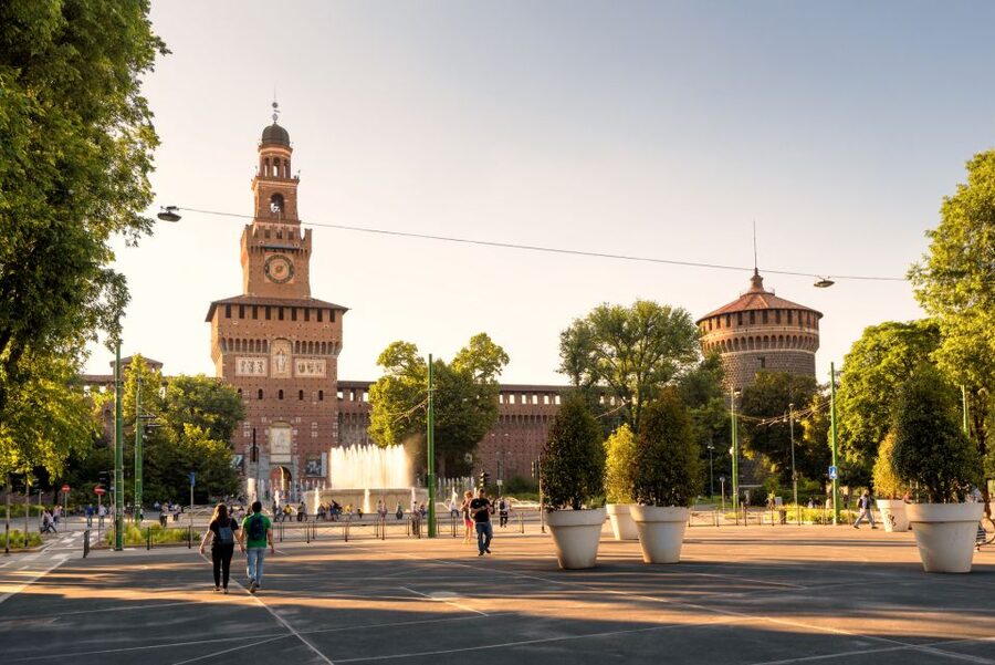 Milan: Highlights Guided Tour and Duomo Priority Access Tour - What the guide actually adds (and why it affects your photos)