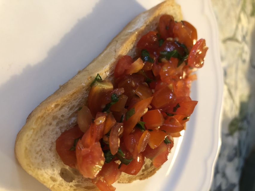 Milan: Italian Cooking Class with Food and Wine - Wine at the table: how the meal portion feels