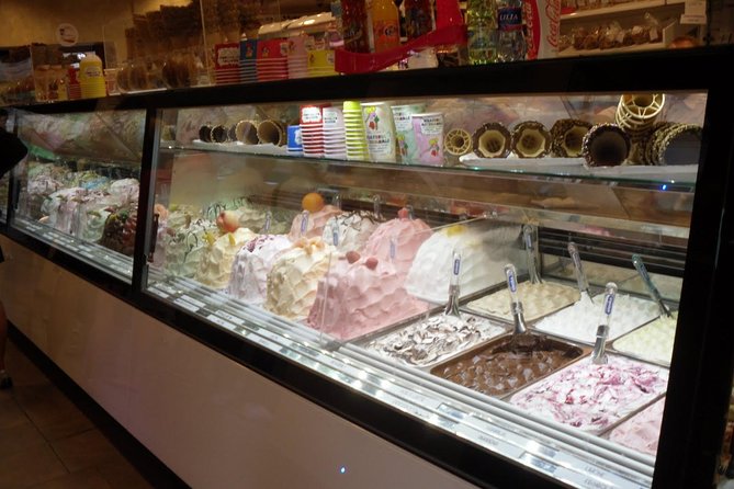 Milan : ITALIAN FOOD TOUR - 3h - Corso Garibaldi: Emilia-region bites plus wine