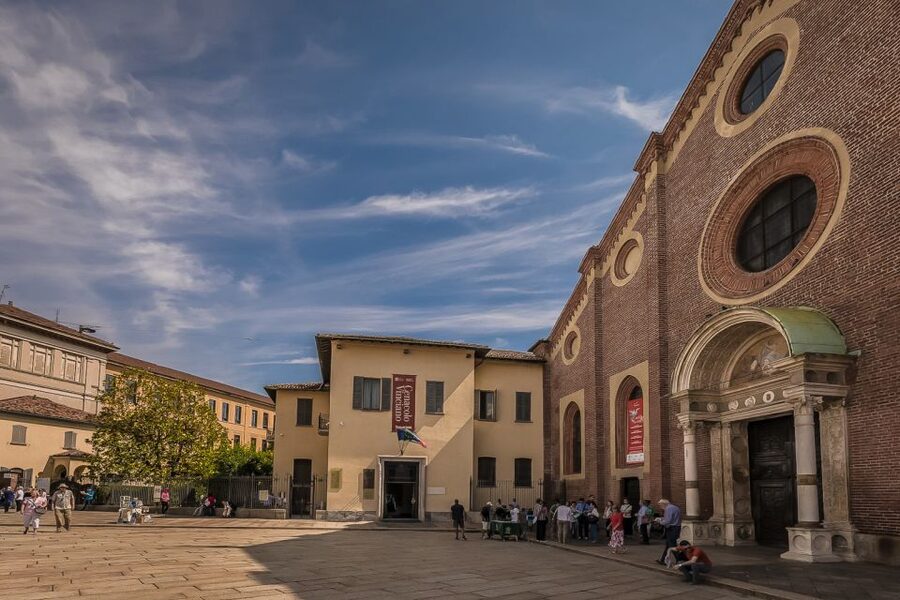 Milan: Last Supper Guided Tour - Audio headsets and line-skipping: the small perks you feel right away