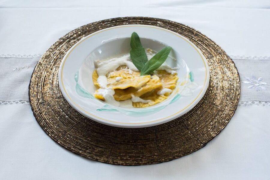 Milan: Market and Meal at a Local's Home - The 4-Course Seasonal Menu: Pasta, Mains, Sides, Dessert, and Wine