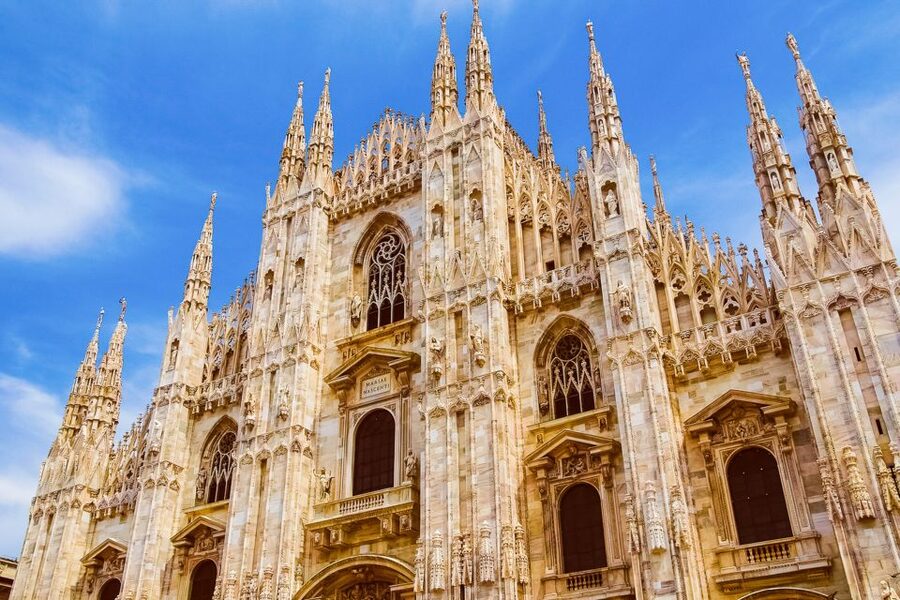 Milan: Milan Cathedral Direct Entrance - Terrace Excluded - Where to meet and how entry works at the main Duomo entrance