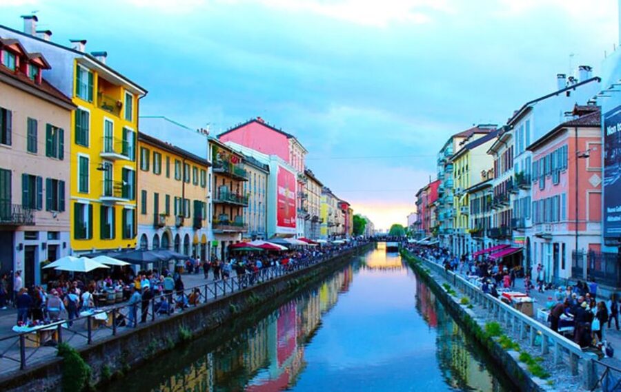 Milan: Navigli Canal Boat Cruise - Cruising Naviglio Grande: case di Ringhiera and the canal’s everyday face