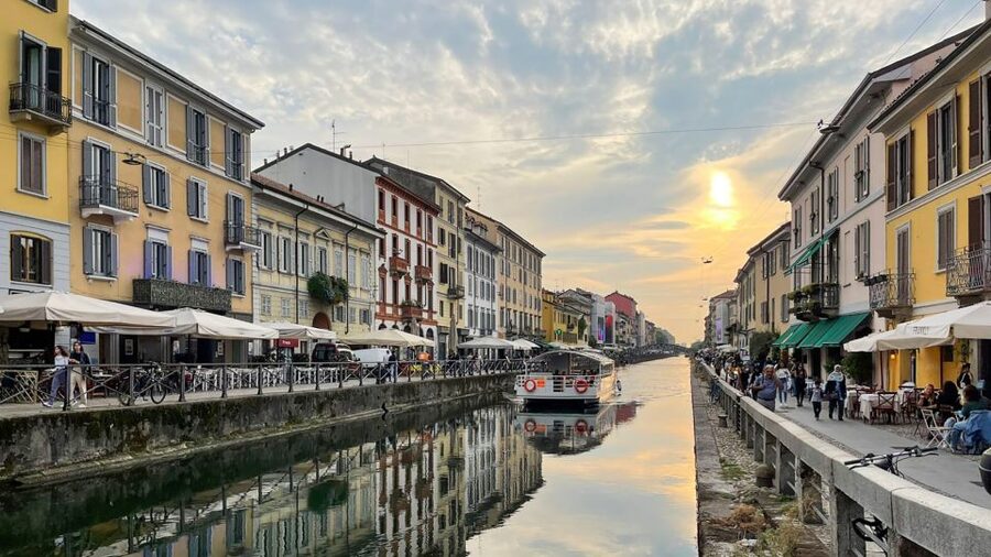 Milan: Navigli District Canal Boat Tour with Aperitivo - The ride starts at Naviglio Grande: slow cruising, easy atmosphere