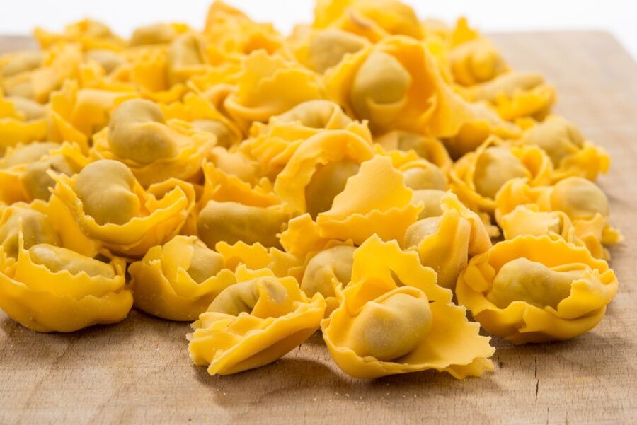 Milan: Pasta and Tiramisu Class at a Local's Home - Aperitivo First: Prosecco and Nibbles While You Get Oriented