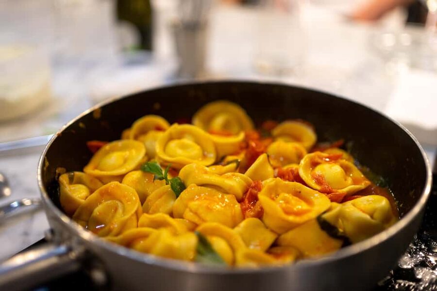 Milan: Pasta Class with Gelato or Tiramisù & Unlimited Wine - Sauces and timing: how the lesson turns into dinner
