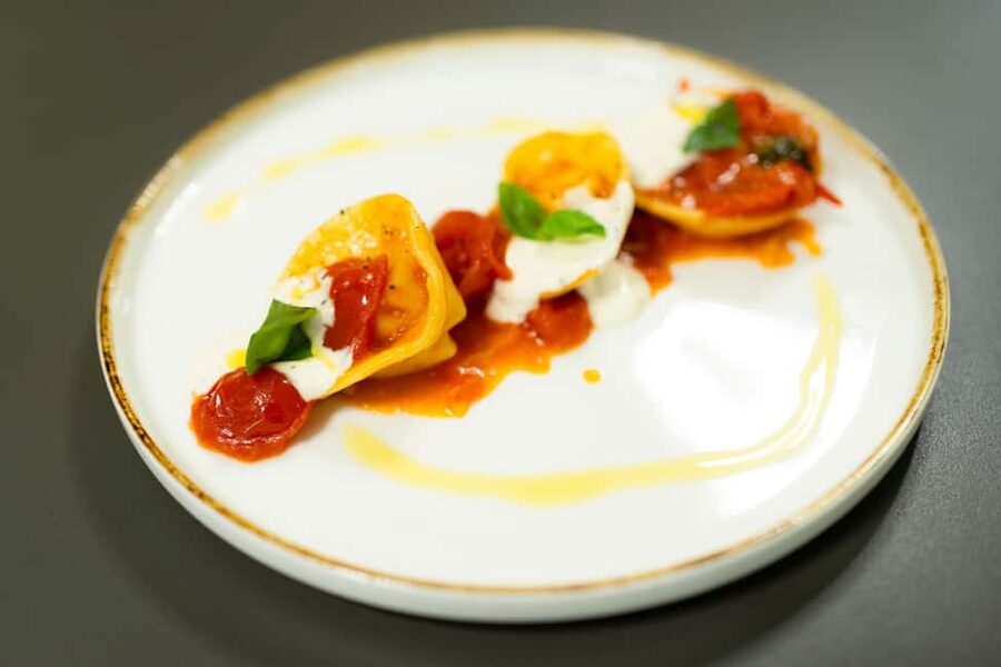 Milan: Pasta, Gnocchi and Tiramisù Cooking Class with Wine - The Class Flow: From Prosecco Welcome to Dinner You Made