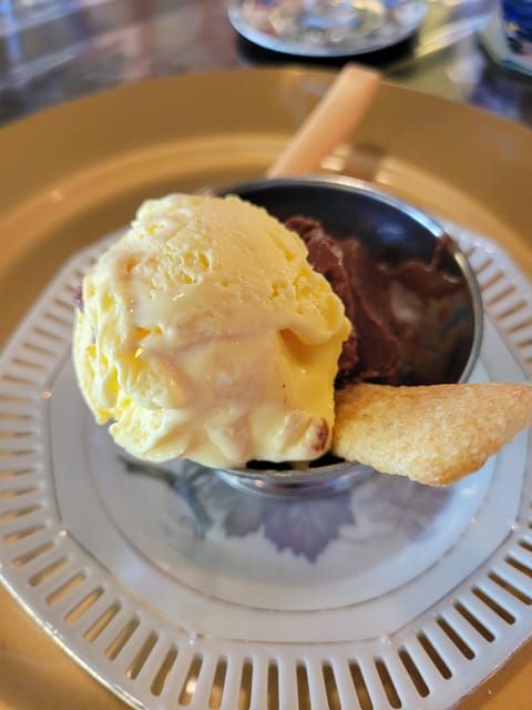Milan: Pasta, Ravioli, and Gelato Class in a Glamorous Home - Wine with dinner and how the meal actually feels