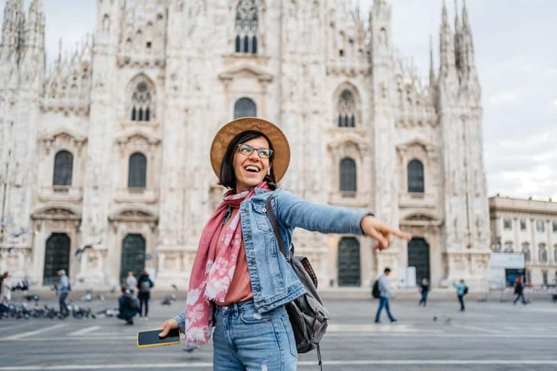Milan: Photoshoot at the Cathedral - Meeting Outside Hotel Rio on Via Giuseppe Mazzini