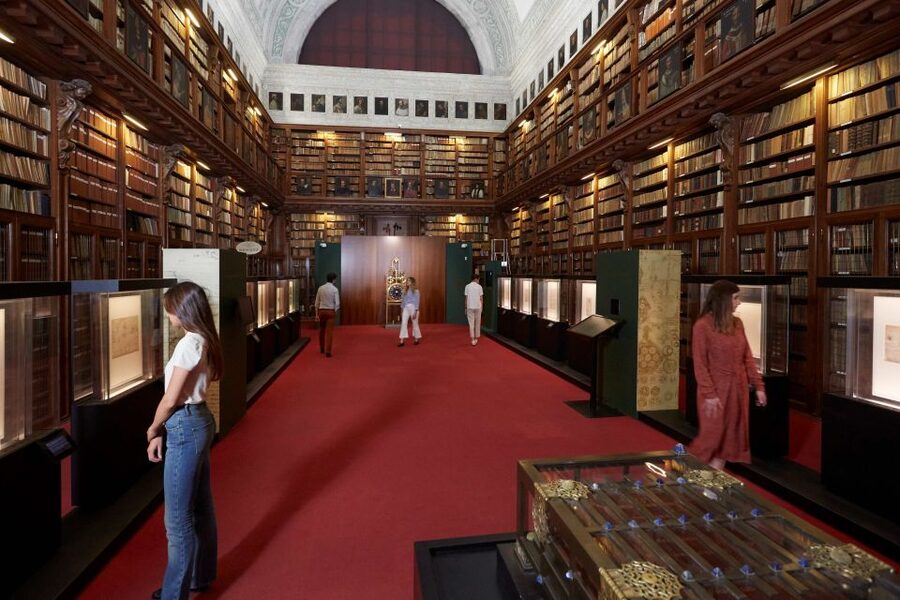 Milan: Pinacoteca Ambrosiana and San Sepolcro Crypt Ticket - Timing Matters: Last Entry at 5:30 PM