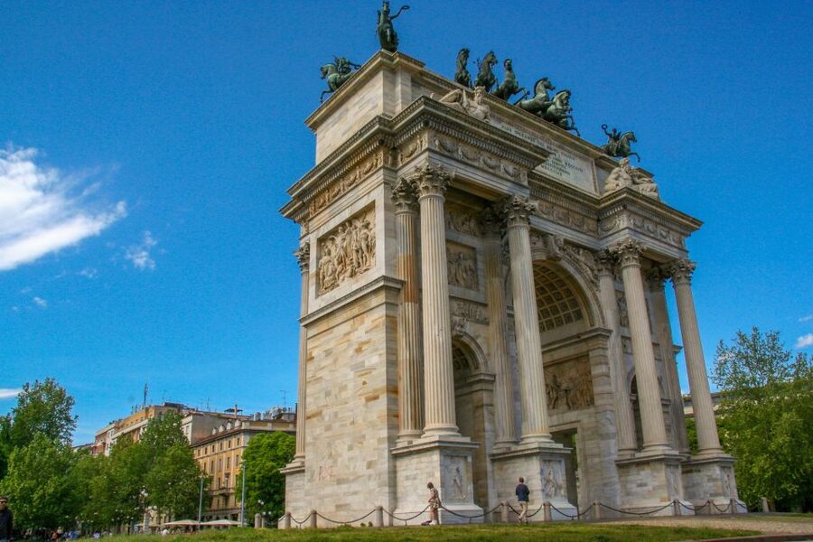 Milan: Private 4-Hour Walking Tour - San Ambrosio, Piazza del Duomo, and Parque Sempione: finishing with perspective