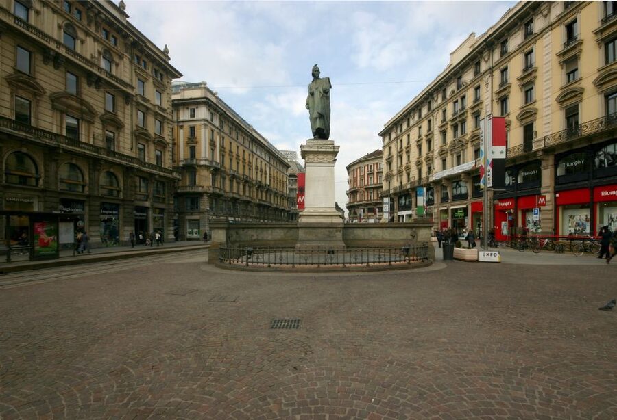 Milan: Private 4-Hour Walking Tour - Hotel pickup and the Duomo meeting point: start where it makes sense