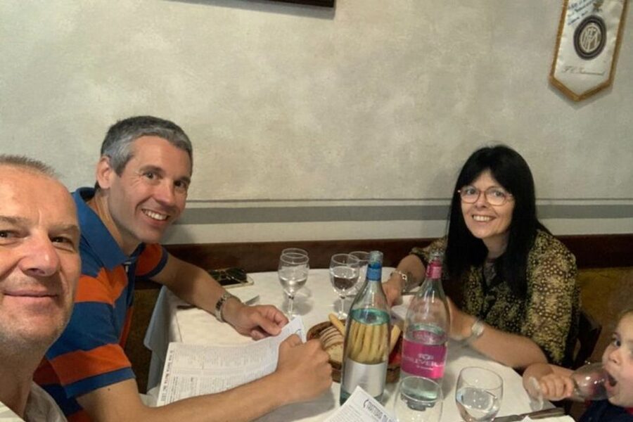 Milan: Private Custom Walking Tour With A Local Guide - Languages, Accessibility, and the Comfort Factor