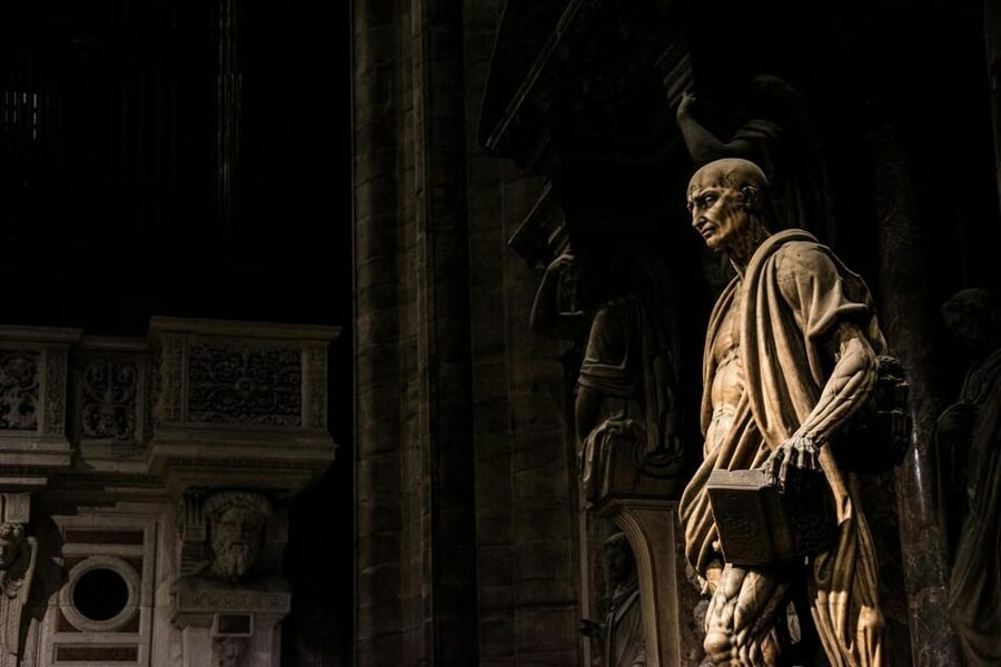 Milan: Private Duomo Cathedral and Roof Top Guided Tour - Reaching the terraces: the elevator that saves about 200 steps