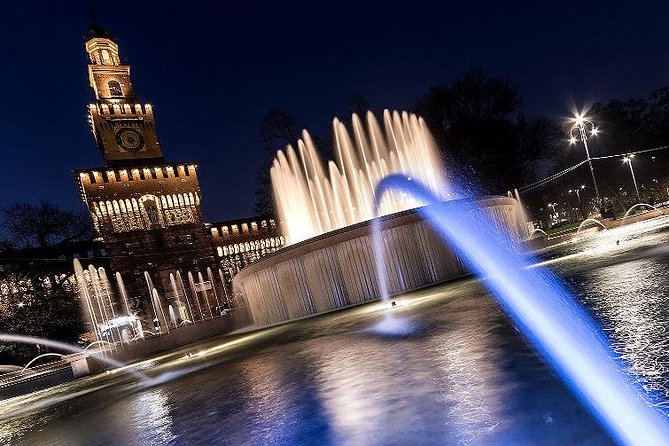 Milan private guided tour by night - Via Dante and Broletto Square: the walk that sets the tone