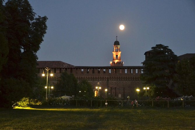 Milan private guided tour by night - Brera district stroll: the easy ending