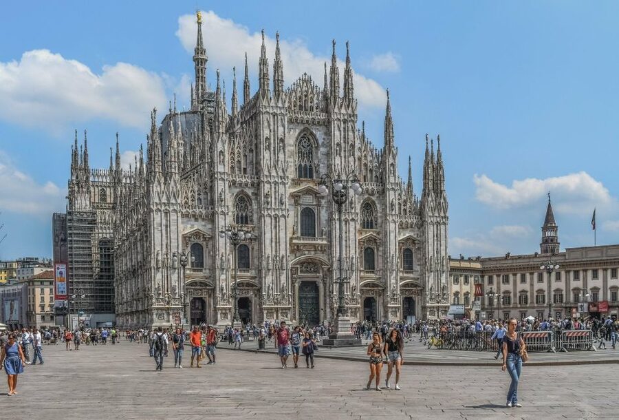 Milan: Private Guided Walking Tour with Aperitif - Historic center tour: Castello Sforzesco to Scala-area stops
