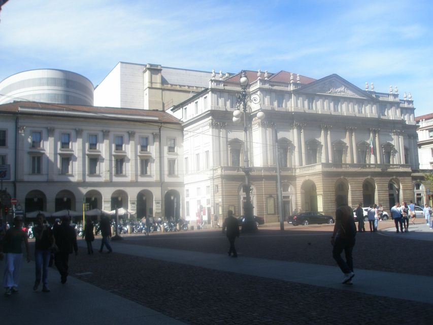 Milan: Private or Shared Essential Walking Tour - Galleria Vittorio Emanuele II: the first covered mall